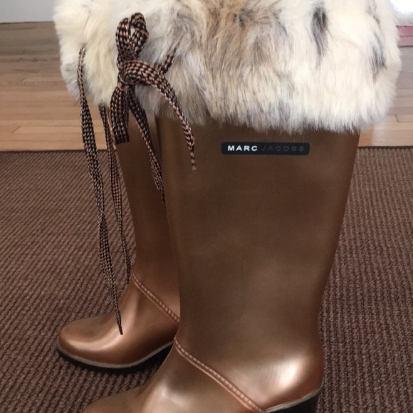 Marc Jacobs Shoes - NWOT Marc Jacobs fur-trimmed rain boots